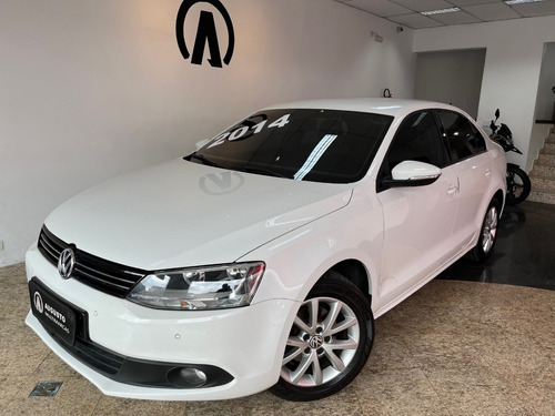 Volkswagen Jetta 2.0 Comfortline Flex 4p Automática