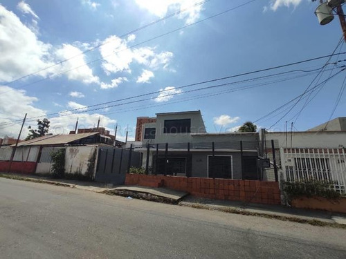 Linda R. 0424-576.7001 Rah#21-19596 Alquila Casa Comercial