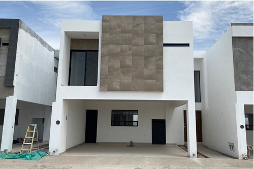 Casa Con Excelentes Acabados Y Equipamiento Venta En Sector Viñedos.