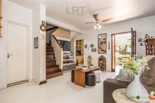 Imagem 5 de 30 de Vende Maravilhosa Casa, Três Quartos, Suíte, 5 Vagas De Garagem E Churrasqueira. - Reo617332