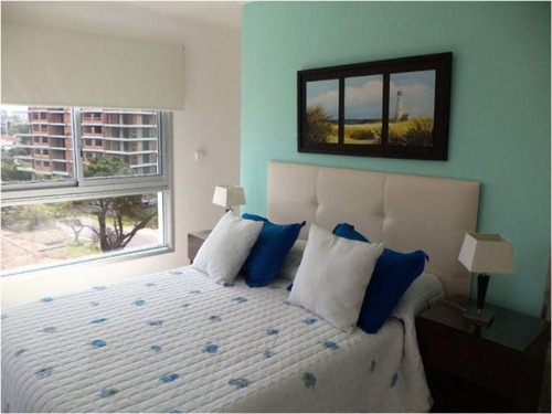 Apartamento En Alquiler Por Temporada De 2 Dormitorios En Playa Brava