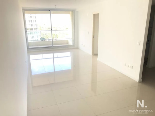 Departamento, De 3 Dormitorios, A Estrenar En Punta Del Este