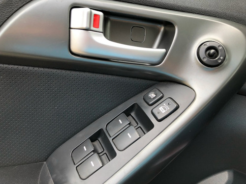 Imagen 15 de 19 de Kia Cerato Forte Modelo 2011 (2010) De Luxe