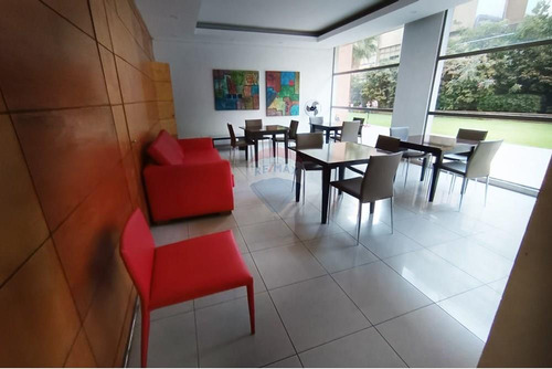 Venta Dpto. Acogedor, En San Isidro.