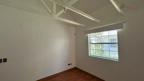 Casa En Parcela En Arriendo De 4d/3b En Calera De Tango