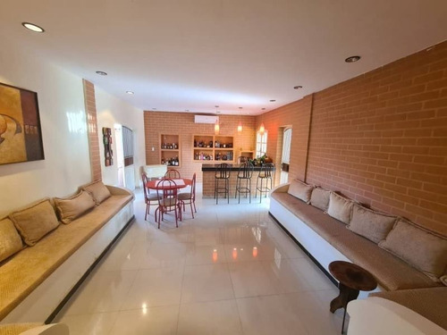 Imagen 4 de 15 de Gabriel Rivas Vende Casa En Urb. La Viña Valencia Cod: Lemc-454