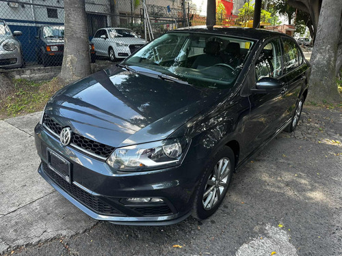 Volkswagen Vento 1.6 Confortline At