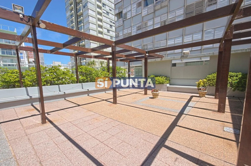 Imagen 18 de 20 de Departamento De 2 Dormitorios En Venta En Torre Con Todos Los Servicios
