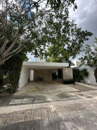 Casa De 3 Recamaras En Venta En Cholul, Mérida Yucatan