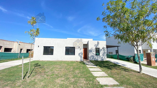 Casa  En Venta En San Ramón, Pilar Del Este, G.b.a. Zona Norte