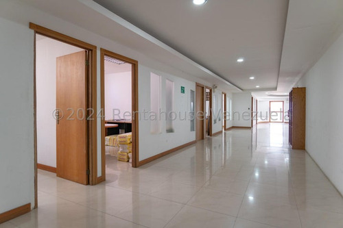Edificio Comercial En Venta Mls #24-17255