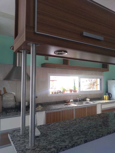 Imagen 5 de 23 de Casa Dos Dormitorios De Categoria Tanti Centro. Barrio Cerrado