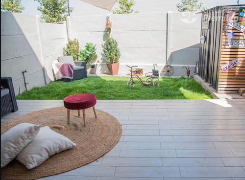 Townhouse 3d+3b+2 Estacionamiento. Patio