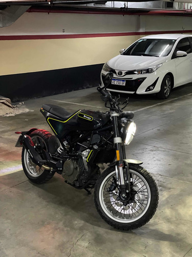 Imagen 4 de 15 de Husqvarna Svartpilen
