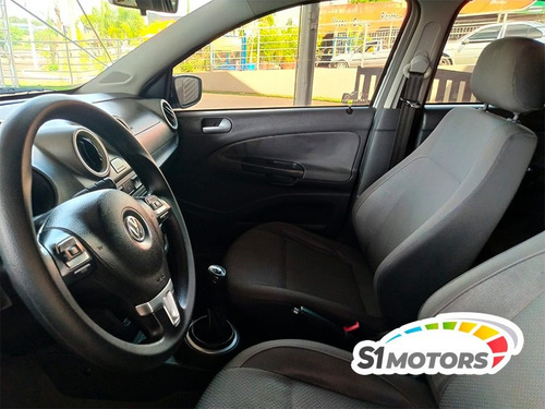 Imagem 9 de 15 de Volkswagen Voyage Comfortline 1.6 Prata 2011