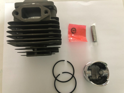 Imagen 2 de 2 de Kit Cilindro 44mm 52cc Desmalezadora O Guaraña China