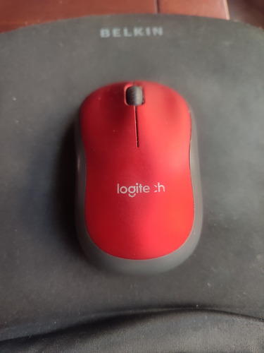Mouse Inalámbrico Logitech  M185 Rojo