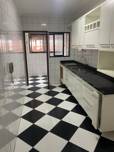 Apartamento 2 Dormitórios (1 Suíte) Em Ótima Localização!