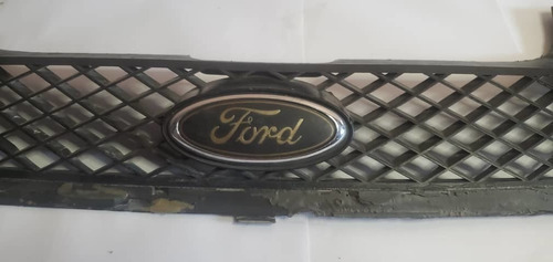 Parrilla Negra Con Insignia Original De Ford Fiesta 04-2007 