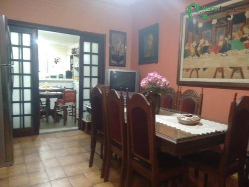 Imagem 8 de 15 de Casa 4 Dormitórios No Bairrovila Mathias! - 2847