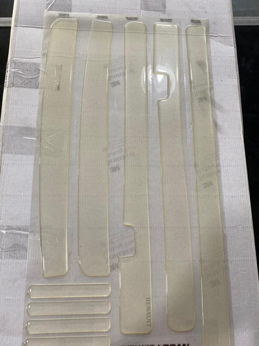 Imagen 2 de 10 de Protector Original Kit Paragolpes Transparente Renault Logan
