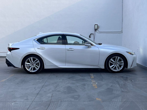 Lexus IS 4p 300 Premium L4/2.0/T Aut