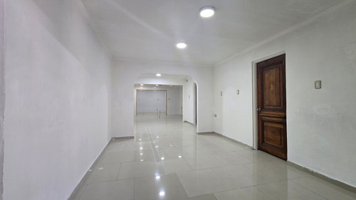 Casa Con Estacionamiento