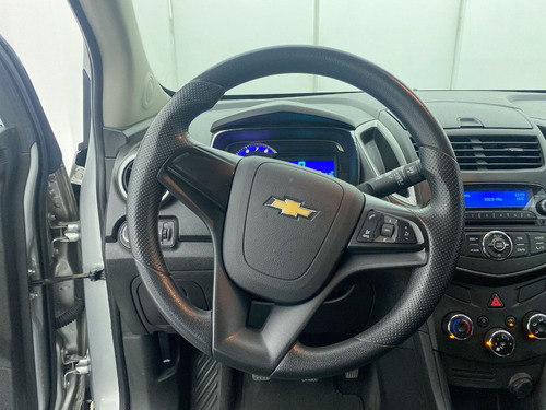 Imagen 18 de 25 de Chevrolet Tracker Ls Mt 1.8