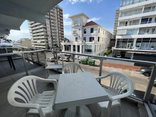Imagen 10 de 13 de Apartamento En Península. 1 Dormitorio Y Medio. Garaje