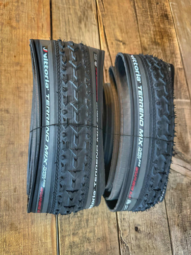 Par Llantas Vittoria Terreno Mix 700x38 Gravel Tubeless