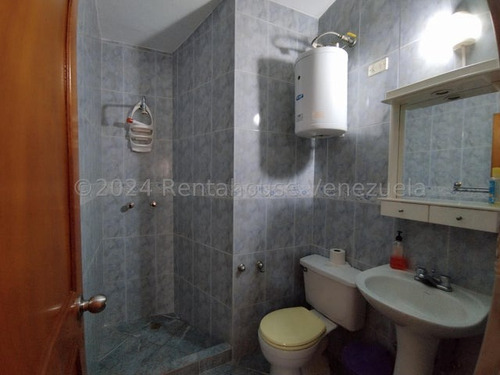 Casa En Venta Urb Corinsa, Cagua 24-28122 Hc