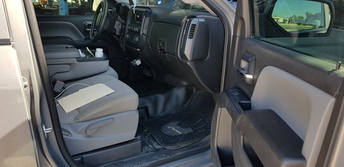 Imagen 6 de 7 de Chevrolet Silverado 2017 5.4 2500 Doble Cabina Ls 4x2 At