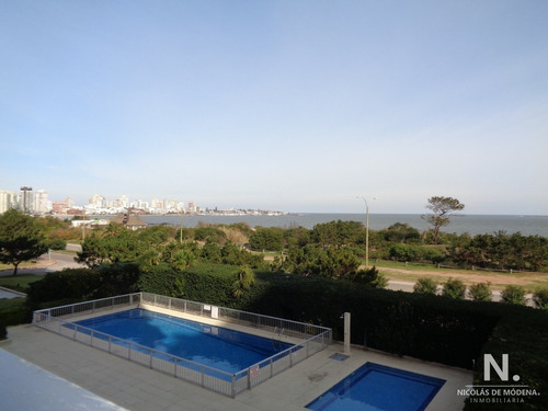 Excelente Planta Venta Frente Al Mar 3 Dormitorios Y Dep. Punta Del Este