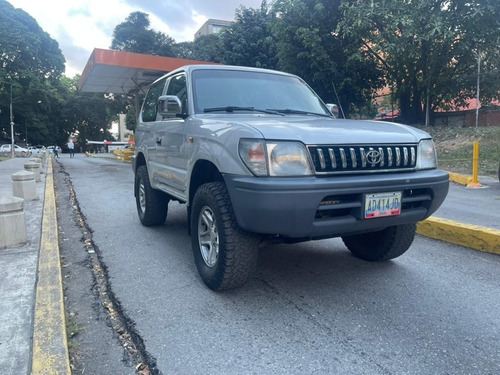 Imagen 3 de 12 de Toyota Meru 4x4