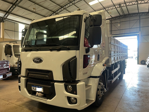 Ford Cargo 1319 2013