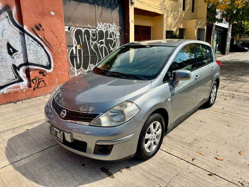 Nissan Tiida 1.8 Visia