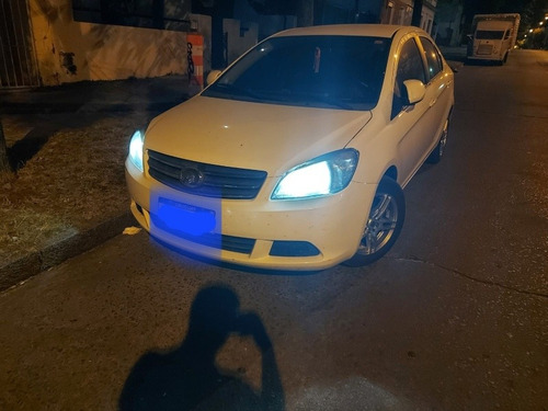 Imagen 8 de 11 de Great Wall Voleex C30 2014 1.5 Comfort