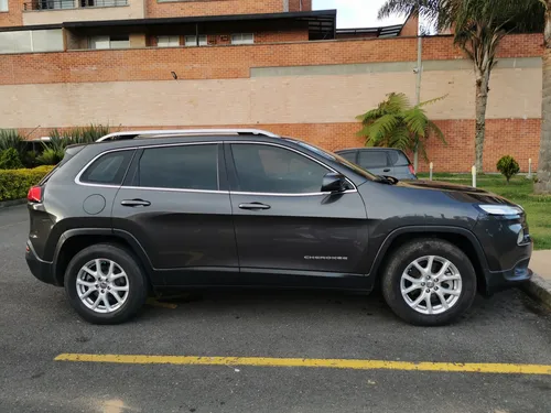 Jeep Cherokee 3.2 Longitude