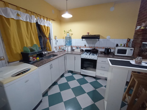 Venta Casa 3 Ambientes En Lote Propio Excelente Estado
