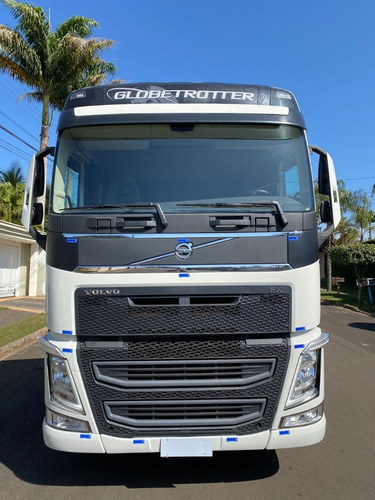 Imagem 2 de 16 de Volvo-fh-460-6x2-2017-branco-globetrotter-muito Novo