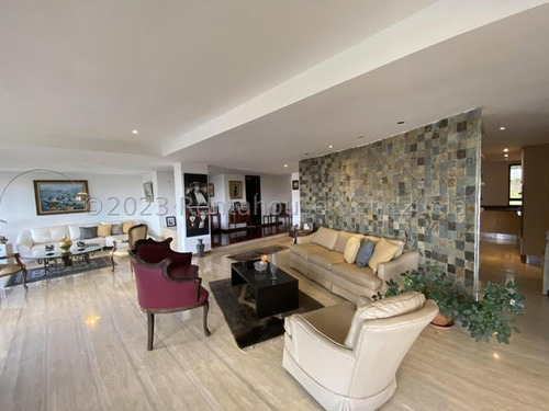 Apartamento De 351 M, En Alquiler En La Lagunita Country Club 25-18604