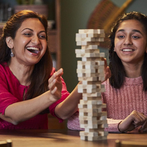 Imagen 8 de 10 de Juego de mesa Hasbro A2120 gaming jenga clásico de madera +6 años