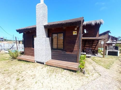 Imagen 2 de 26 de Complejo - En Venta - 5 Casas - Barrio Rivero - Punta Del Diablo