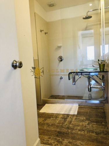 Apartamento En Alquiler En La Peninsula, De 2 Dormitorios, 2 Baños, Cocina Integrada, Living-comedor.-ref:2273