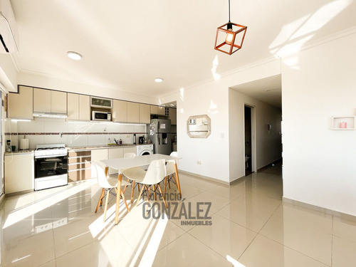 Departamento 4 Amb Con Cochera. 2 Baños. Piso Unico