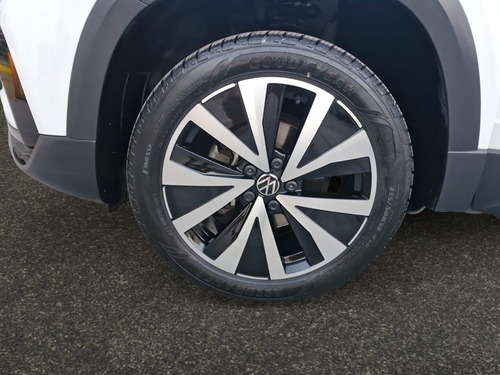 Volkswagen Taos 1.4 Tsi Highline At