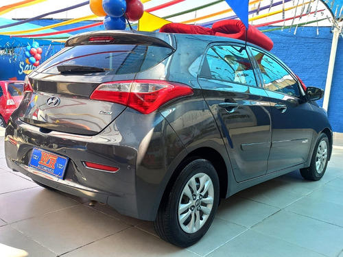 Imagem 3 de 8 de Hyundai Hb20 Comfort 1.0 2015 4p