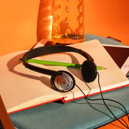 Auriculares Panasonic RP-HT21m con micrófono, color negro, color claro, blanco