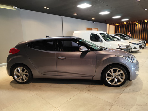 Hyundai Veloster 1.6 6at 130cv