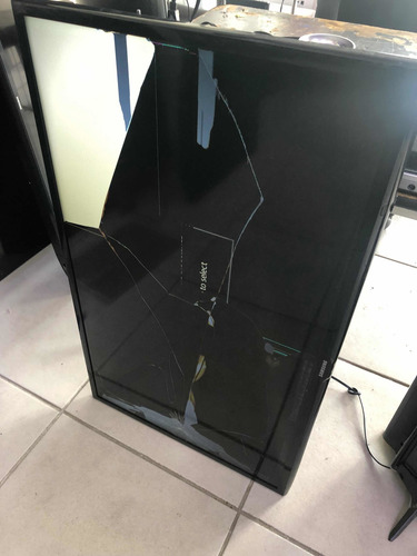 Pantalla Un40j6200afxza Rota Para Partes Todo Funciona (Usado)